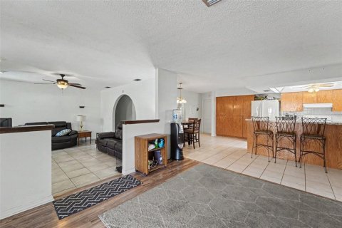 Casa en venta en Port Richey, Florida, 3 dormitorios, 156.45 m2 № 2345102 - foto 11