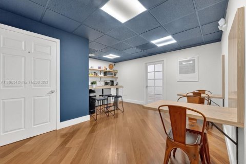 Immobilier commercial à vendre à Doral, Floride № 2332574 - photo 7