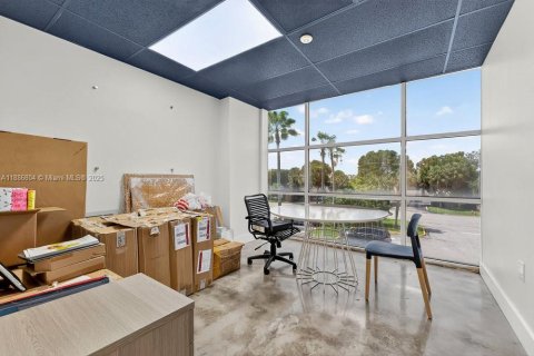 Immobilier commercial à vendre à Doral, Floride № 2332574 - photo 10