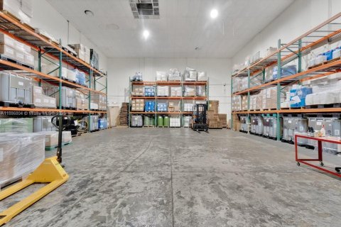Immobilier commercial à vendre à Doral, Floride № 2332574 - photo 27