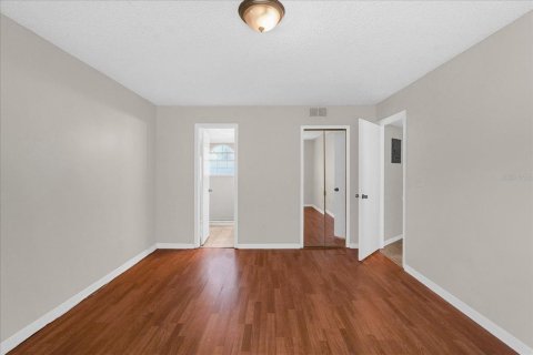 Купить кондоминиум в Киссимми, Флорида 7 комнат, 119.57м2, № 2150453 - фото 22