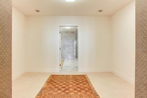 Condo in Tampa, Florida, 4 bedrooms  № 2147782 - photo 23