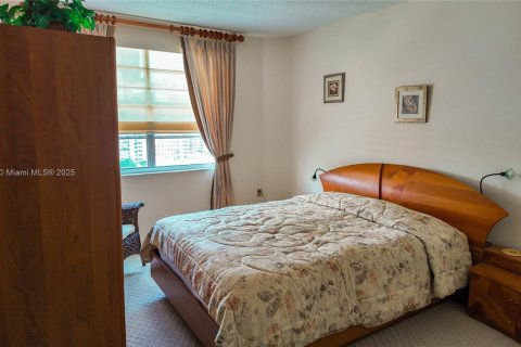 Copropriété à louer à Hallandale Beach, Floride: 2 chambres, 128.21 m2 № 1939990 - photo 10
