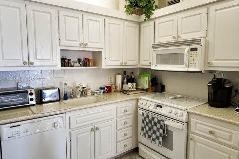 Copropriété à louer à Hallandale Beach, Floride: 2 chambres, 128.21 m2 № 1939990 - photo 27