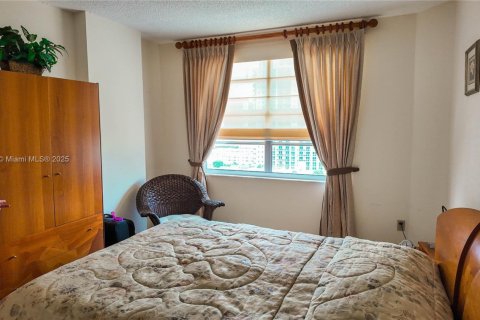 Copropriété à louer à Hallandale Beach, Floride: 2 chambres, 128.21 m2 № 1939990 - photo 12