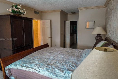 Copropriété à louer à Hallandale Beach, Floride: 2 chambres, 128.21 m2 № 1939990 - photo 18