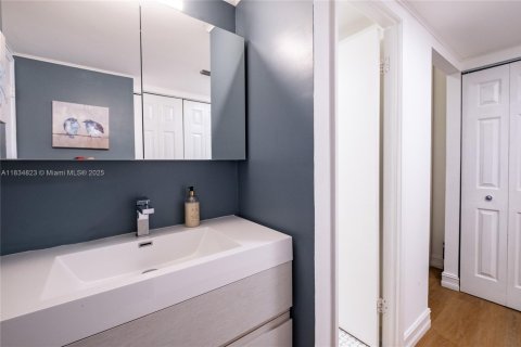 Снять в аренду кондоминиум в Авентура, Флорида 2 спальни, 106.19м2, № 1957900 - фото 13