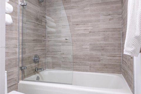 Снять в аренду кондоминиум в Авентура, Флорида 2 спальни, 106.19м2, № 1957900 - фото 14