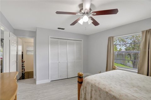House in Orlando, Florida 4 bedrooms, 152.82 sq.m. № 1744805 - photo 19
