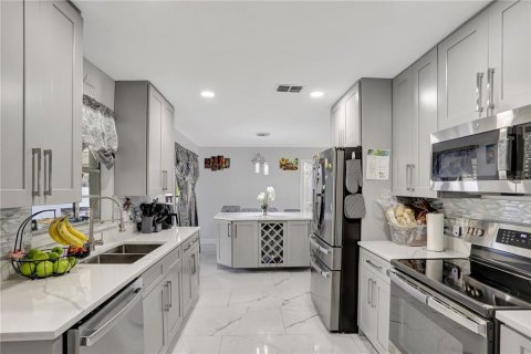 House in Orlando, Florida 4 bedrooms, 152.82 sq.m. № 1744805 - photo 10