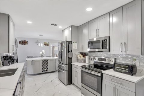 House in Orlando, Florida 4 bedrooms, 152.82 sq.m. № 1744805 - photo 12