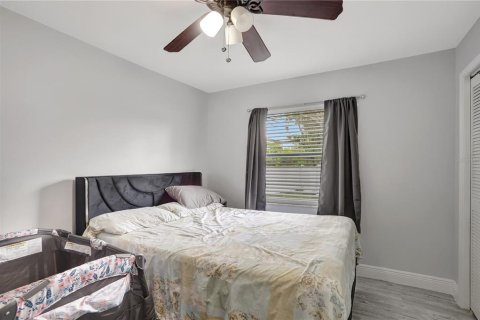 House in Orlando, Florida 4 bedrooms, 152.82 sq.m. № 1744805 - photo 29