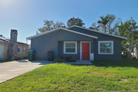 Villa ou maison à louer à Palmetto, Floride: 4 chambres, 141.95 m2 № 1915926 - photo 1