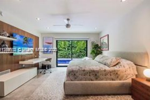 House in Key Biscayne, Florida 7 bedrooms, 361.2 sq.m. № 1646797 - photo 14