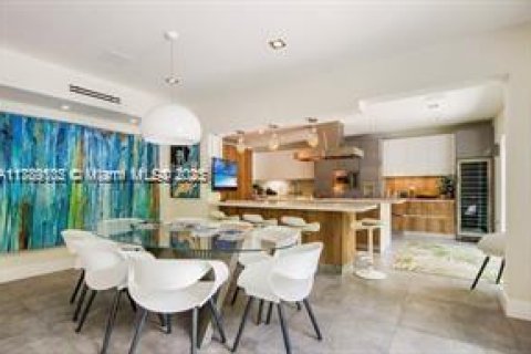 House in Key Biscayne, Florida 7 bedrooms, 361.2 sq.m. № 1646797 - photo 9