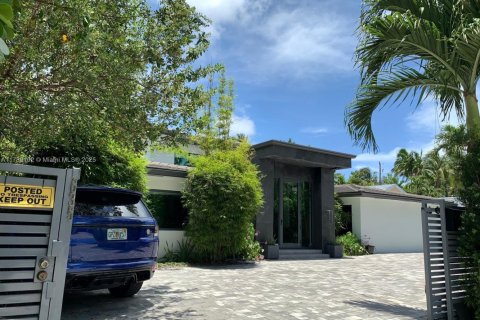 House in Key Biscayne, Florida 7 bedrooms, 361.2 sq.m. № 1646797 - photo 23