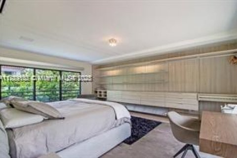 House in Key Biscayne, Florida 7 bedrooms, 361.2 sq.m. № 1646797 - photo 12