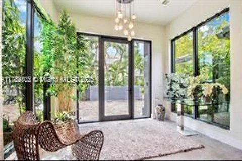 House in Key Biscayne, Florida 7 bedrooms, 361.2 sq.m. № 1646797 - photo 6