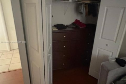 Copropriété à louer à North Miami, Floride: 2 chambres, 117.06 m2 № 1930407 - photo 17
