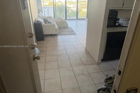 Copropriété à louer à North Miami, Floride: 2 chambres, 117.06 m2 № 1930407 - photo 5