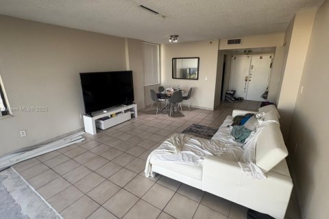 Copropriété à louer à North Miami, Floride: 2 chambres, 117.06 m2 № 1930407 - photo 9