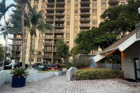 Copropriété à louer à North Miami, Floride: 2 chambres, 117.06 m2 № 1930407 - photo 1