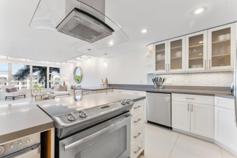 Copropriété à vendre à Lauderdale-by-the-Sea, Floride: 2 chambres, 116.13 m2 № 2078453 - photo 17