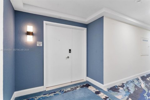 Copropriété à vendre à Lauderdale-by-the-Sea, Floride: 2 chambres, 116.13 m2 № 2078453 - photo 2