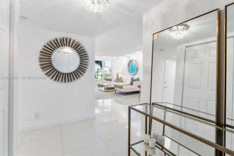 Copropriété à vendre à Lauderdale-by-the-Sea, Floride: 2 chambres, 116.13 m2 № 2078453 - photo 3