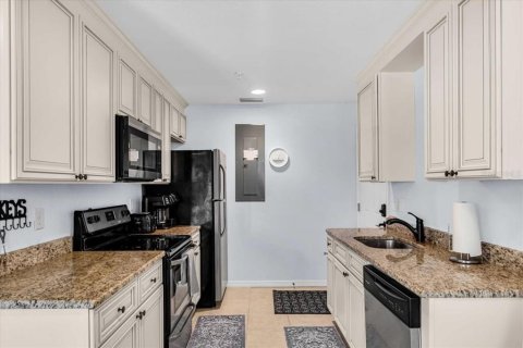 Condo in Englewood, Florida, 2 bedrooms  № 1632482 - photo 15