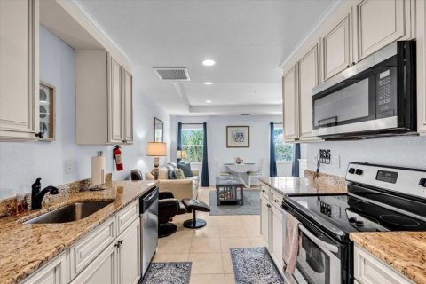 Condo in Englewood, Florida, 2 bedrooms  № 1632482 - photo 13