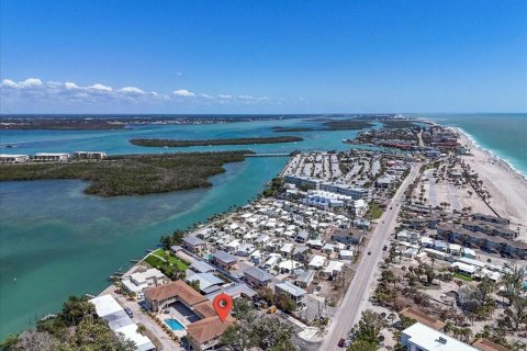 Condo in Englewood, Florida, 2 bedrooms  № 1632482 - photo 24