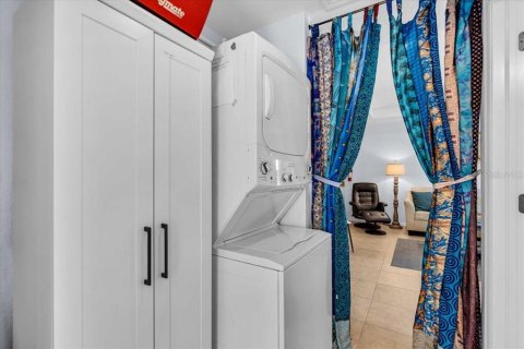 Condo in Englewood, Florida, 2 bedrooms  № 1632482 - photo 10