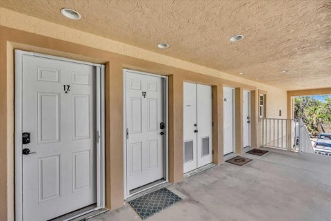 Condo in Englewood, Florida, 2 bedrooms  № 1632482 - photo 5