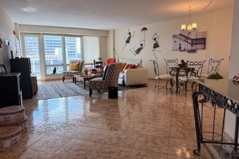 Copropriété à vendre à Fort Lauderdale, Floride: 1 chambre, 122.63 m2 № 2084395 - photo 21