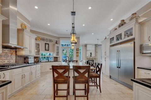 House in Palmetto Bay, Florida 5 bedrooms, 328.41 sq.m. № 1948839 - photo 2