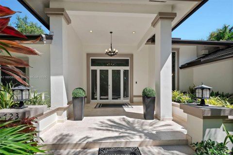 House in Palmetto Bay, Florida 5 bedrooms, 328.41 sq.m. № 1948839 - photo 23