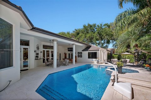 House in Palmetto Bay, Florida 5 bedrooms, 328.41 sq.m. № 1948839 - photo 21