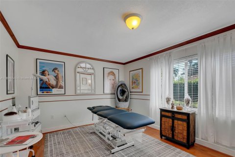 House in Palmetto Bay, Florida 5 bedrooms, 328.41 sq.m. № 1948839 - photo 13