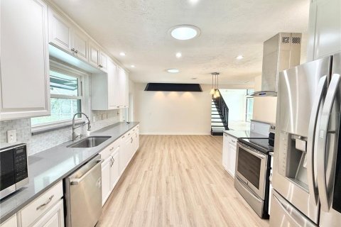 Casa en venta en Tampa, Florida, 3 dormitorios, 191.94 m2 № 1913525 - foto 23