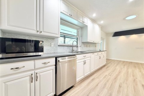 Casa en venta en Tampa, Florida, 3 dormitorios, 191.94 m2 № 1913525 - foto 24
