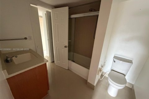 Купить кондоминиум в Хайалиа, Флорида 2 спальни, 98.48м2, № 2170877 - фото 11