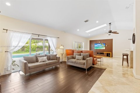 Casa en venta en Coral Springs, Florida, 4 dormitorios, 206.15 m2 № 1766926 - foto 6