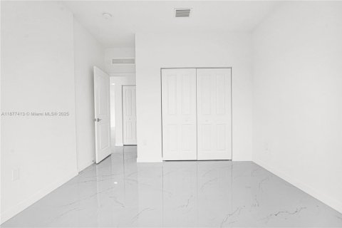 Townhouse in Miami, Florida 5 bedrooms, 233.93 sq.m. № 1980745 - photo 10