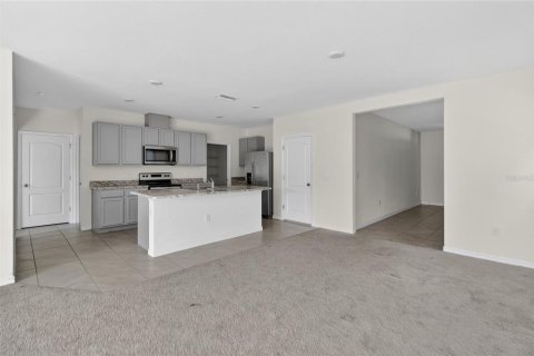 House in Winter Haven, Florida 5 bedrooms, 234.3 sq.m. № 2195253 - photo 10
