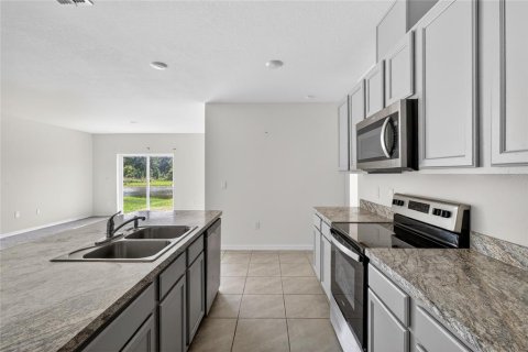 House in Winter Haven, Florida 5 bedrooms, 234.3 sq.m. № 2195253 - photo 15