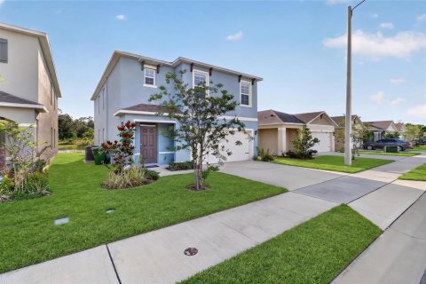 House in Winter Haven, Florida 5 bedrooms, 234.3 sq.m. № 2195253 - photo 3