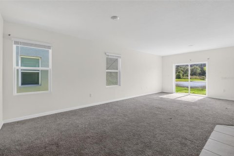 House in Winter Haven, Florida 5 bedrooms, 234.3 sq.m. № 2195253 - photo 19