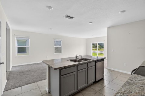 House in Winter Haven, Florida 5 bedrooms, 234.3 sq.m. № 2195253 - photo 18