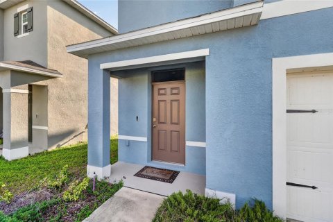 House in Winter Haven, Florida 5 bedrooms, 234.3 sq.m. № 2195253 - photo 5